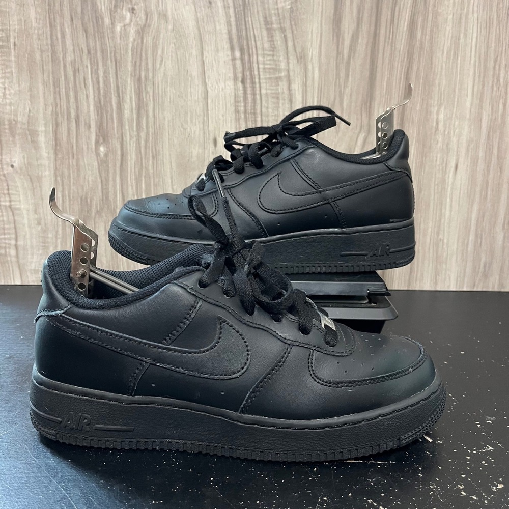 Nike Air Force 1 Low LE Black (GS) Shoe Size 6Y FV5951-001 Black